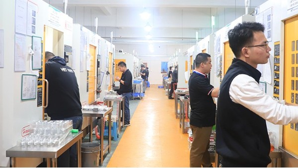 機加工廠家如何處理客戶的定制需求和技術(shù)要求？
