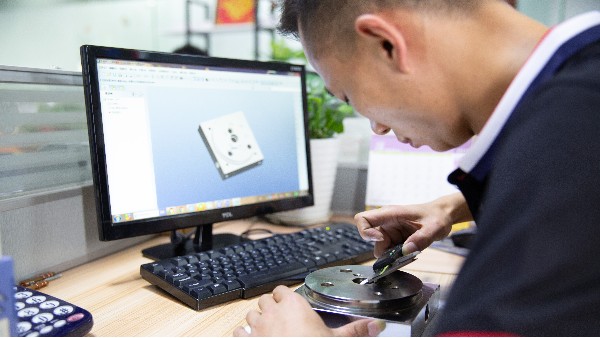 鋁合金產(chǎn)品cnc加工是怎么報(bào)價(jià)的？