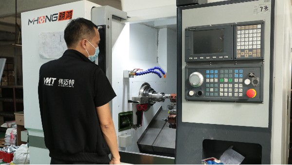 7075鋁合金CNC加工后為什么會(huì)出現(xiàn)黑斑？